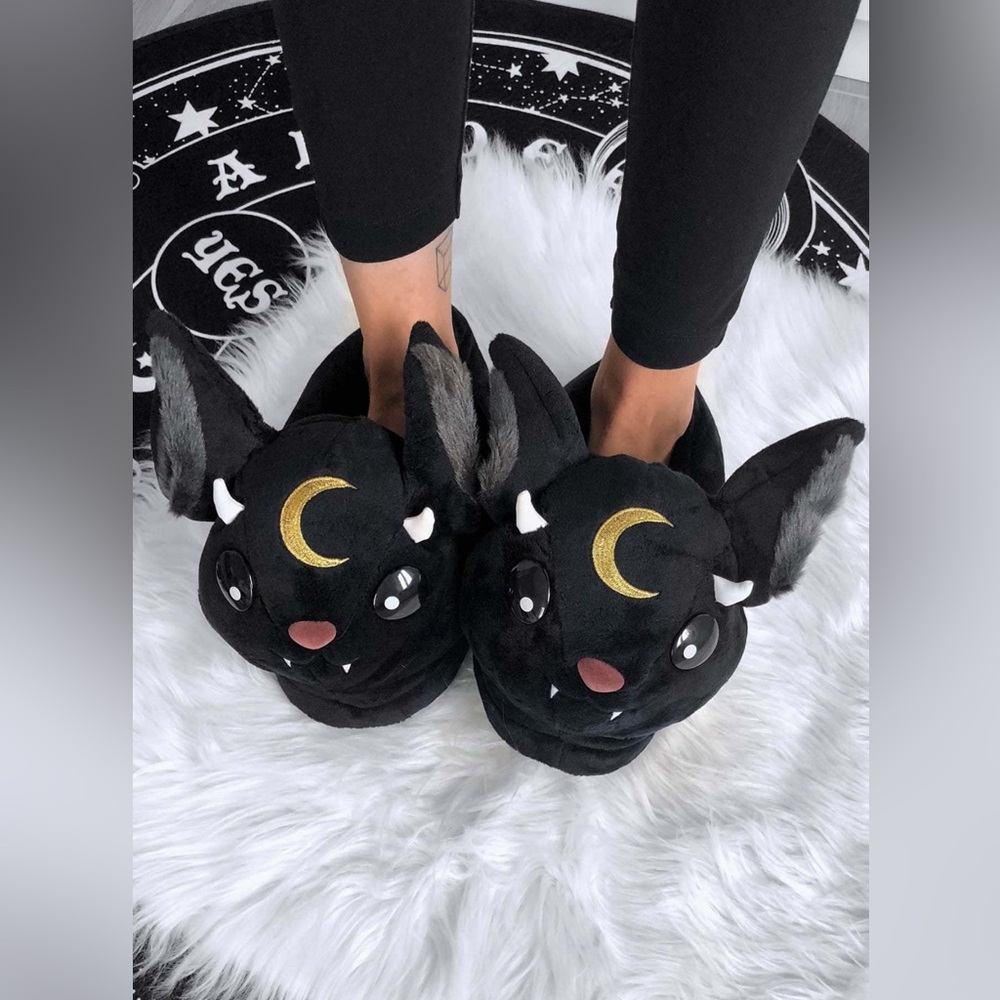 SOLD- Killsttar Vampir Slippers Size S/M